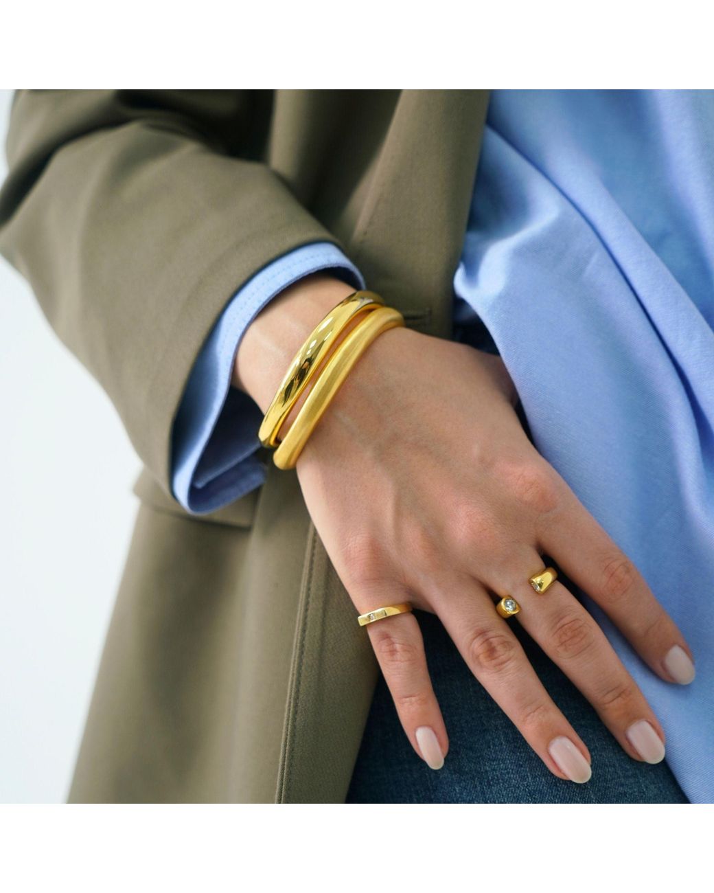 LINYA JEWELLERY Metallic Thick Asymmetric Matte Bracelet