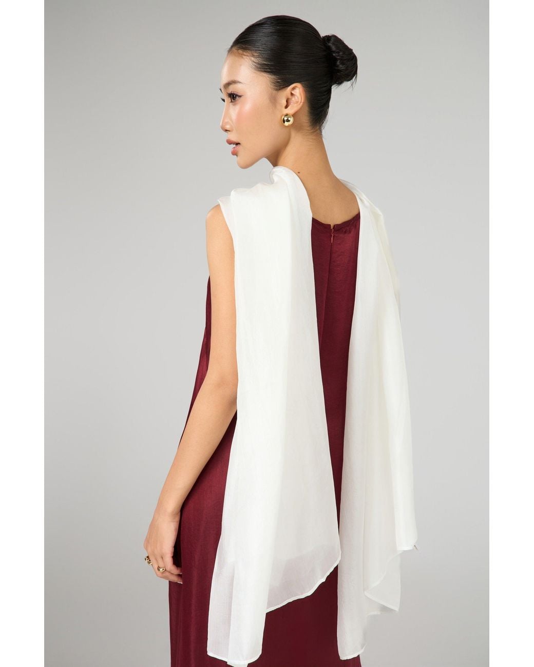 SILK & BEARS White Pearl Scarf