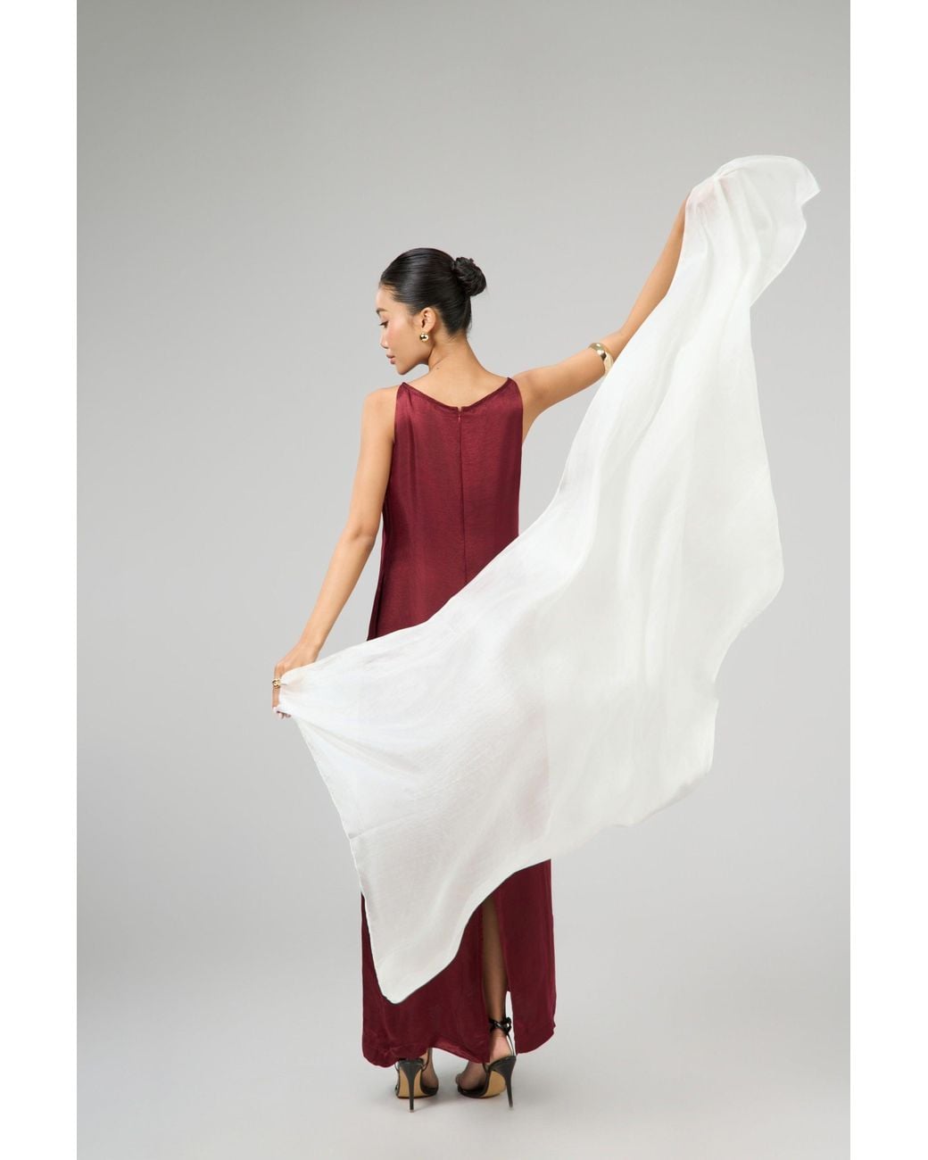 SILK & BEARS White Pearl Scarf