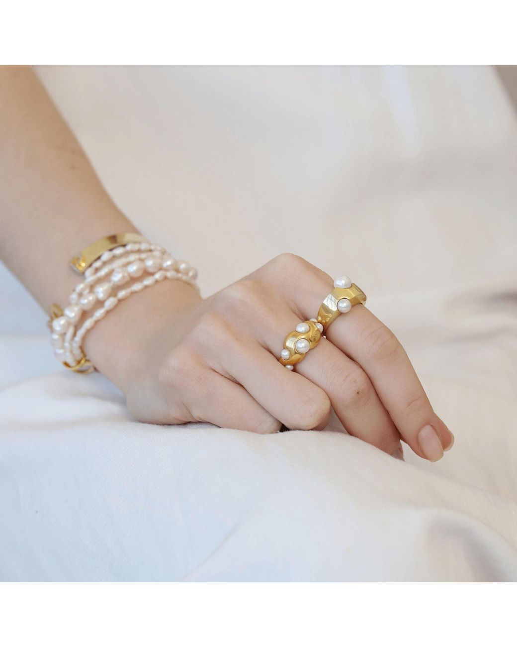 LINYA JEWELLERY Metallic Pearl Ring