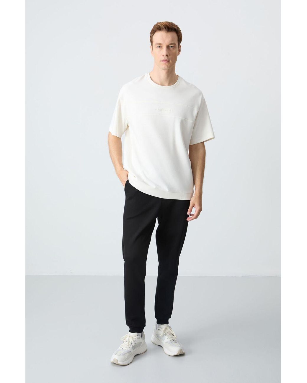 TOMMY LIFE White Oversized T-Shirt And Pants Set for men