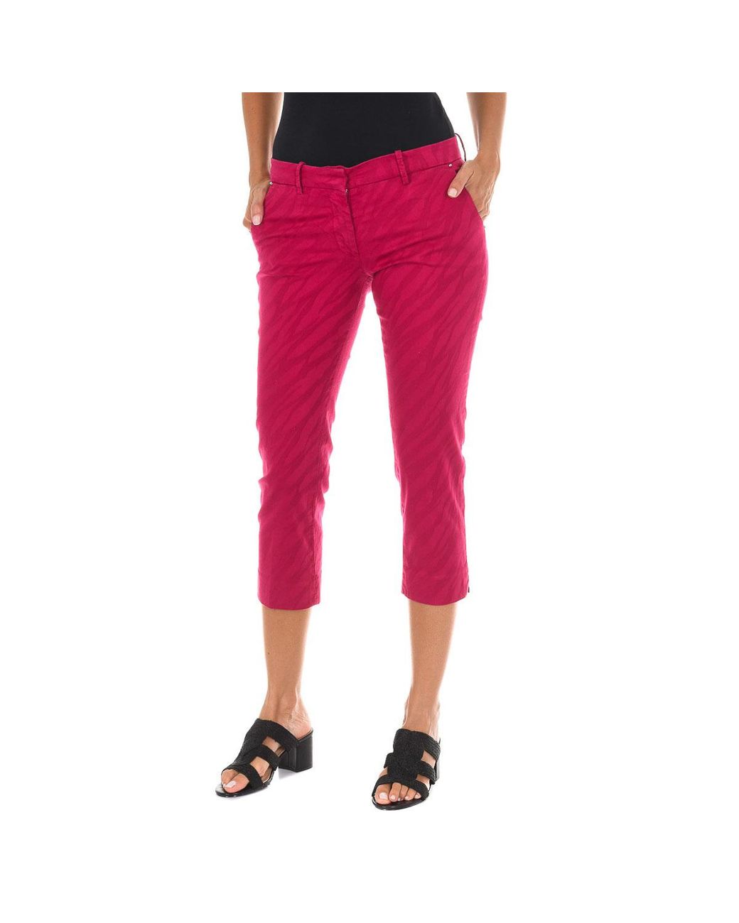 Met Pink Trousers Bibiane