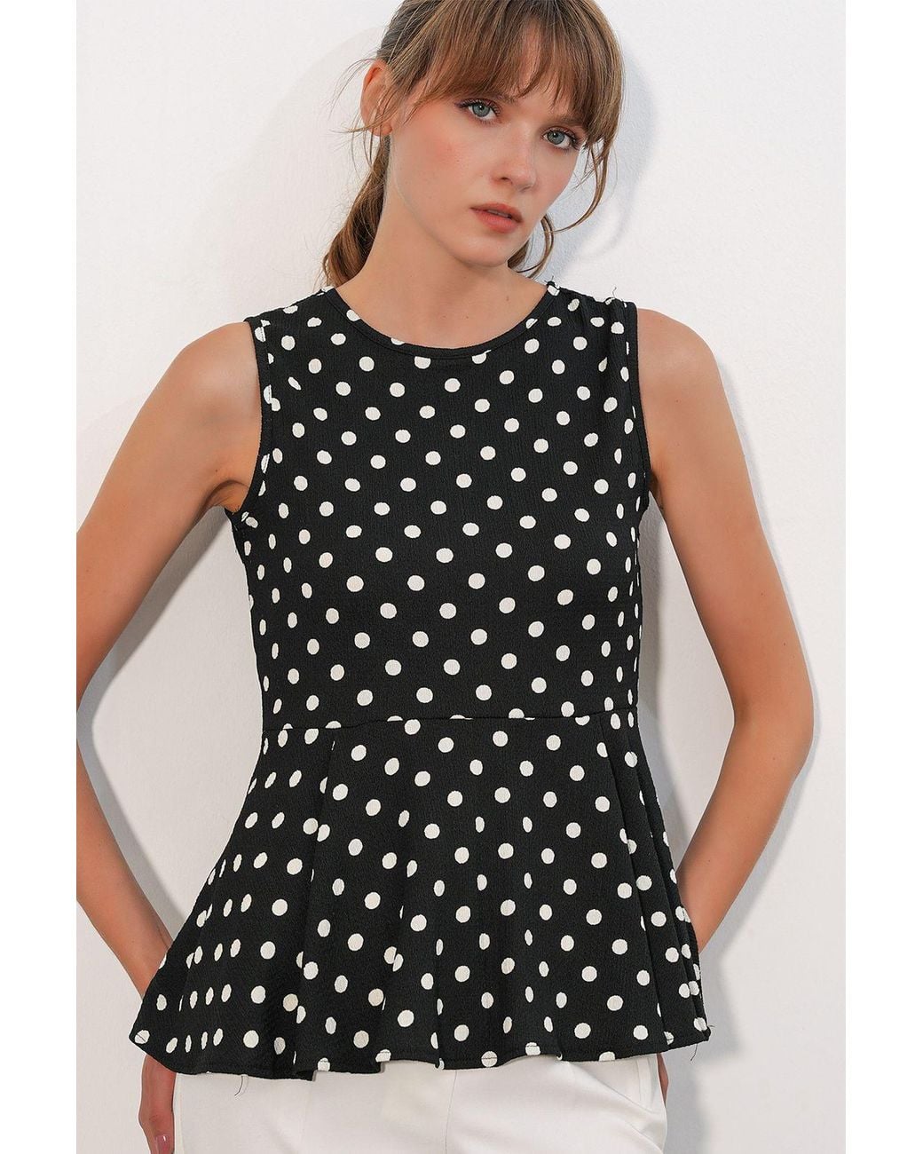 Bigdart Black Polka Dot Sleeveless Crepe Blouse