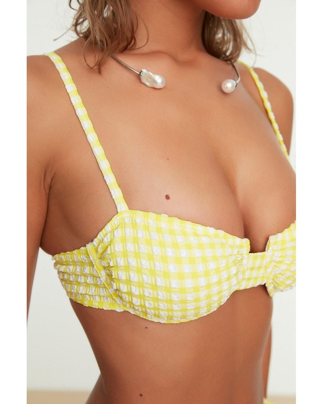 Trendyol Bikini Top in het Yellow