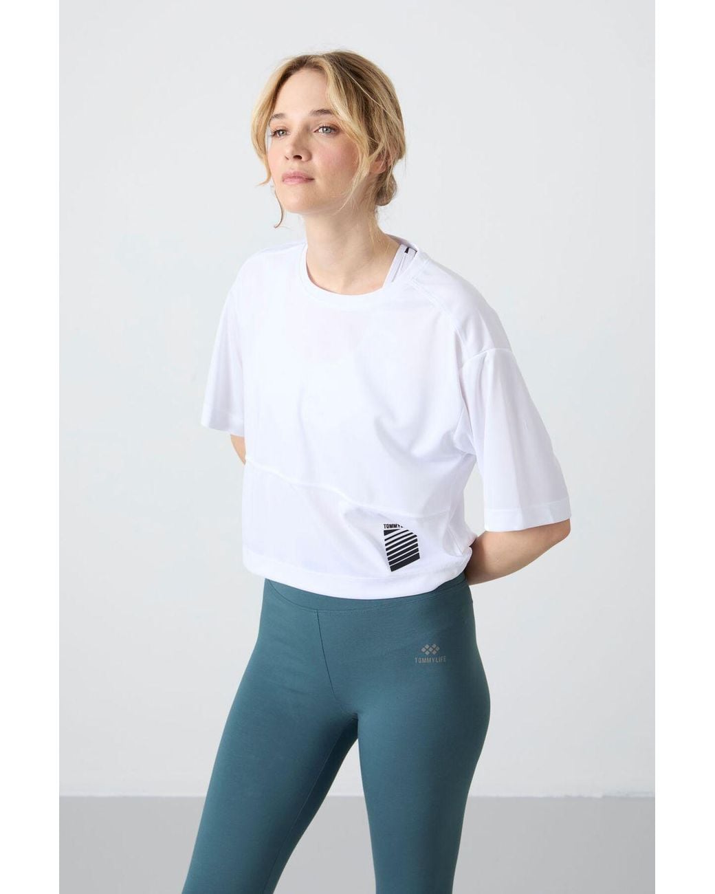 TOMMY LIFE White Oversized Crop Crew Neck T-Shirt With Pocket