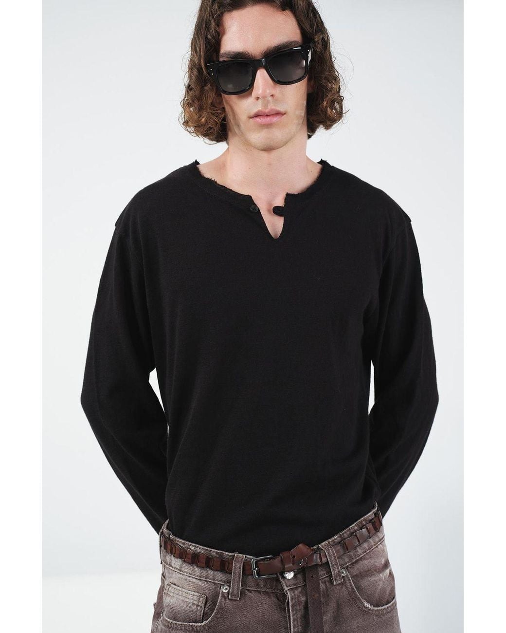 Giesto Black Solid Crew Neck Long Sleeve Buttoned T-Shirt for men