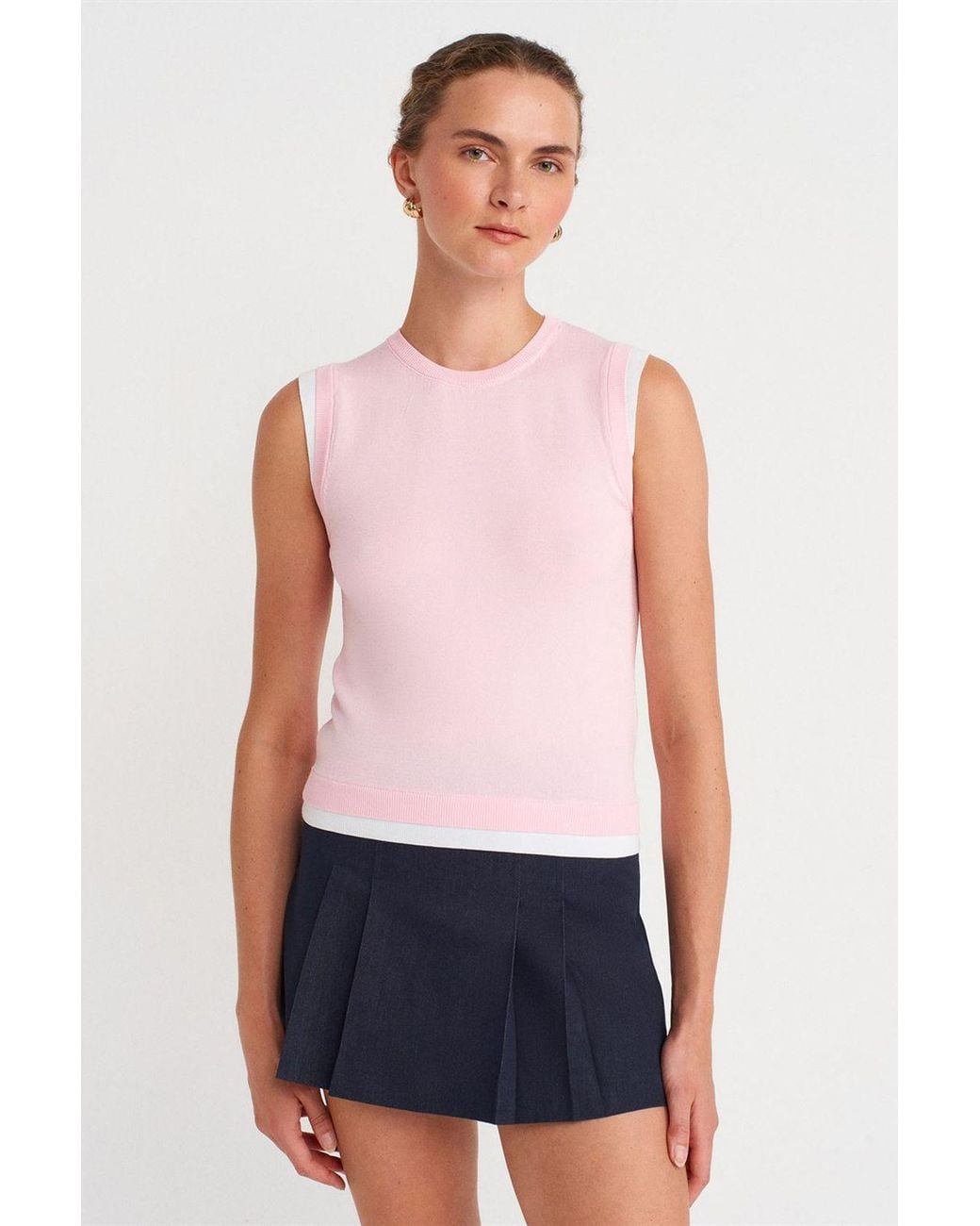 Dilvin White Sleeveless Ribbed Knit Shell Top