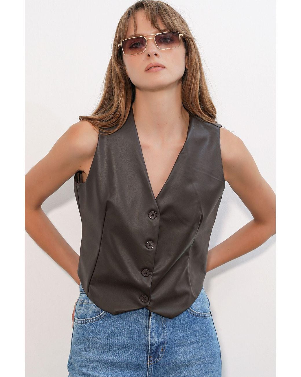 Bigdart Black Faux Leather V-Neck Buttoned Crop Vest