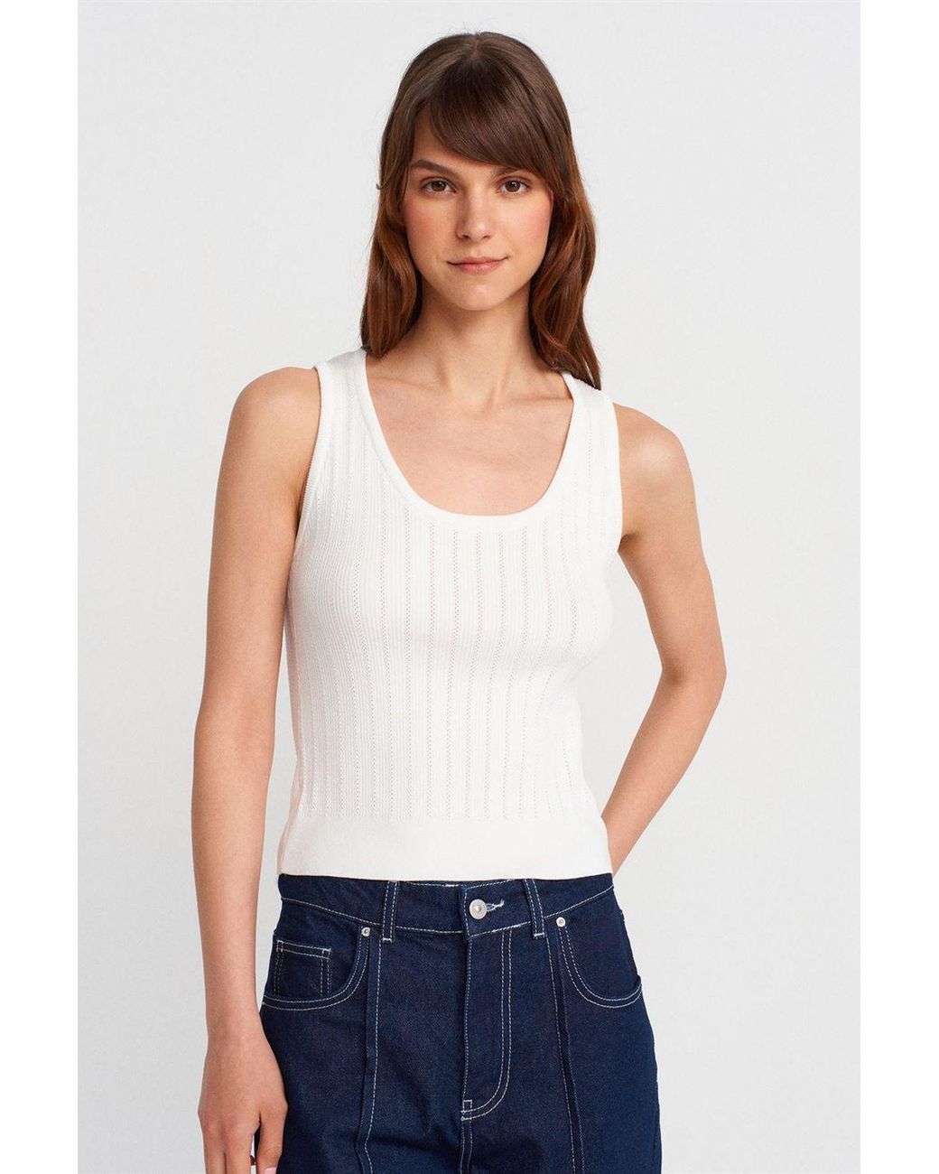 Dilvin White Ribbed Sleeveless Slim-Fit Blouse