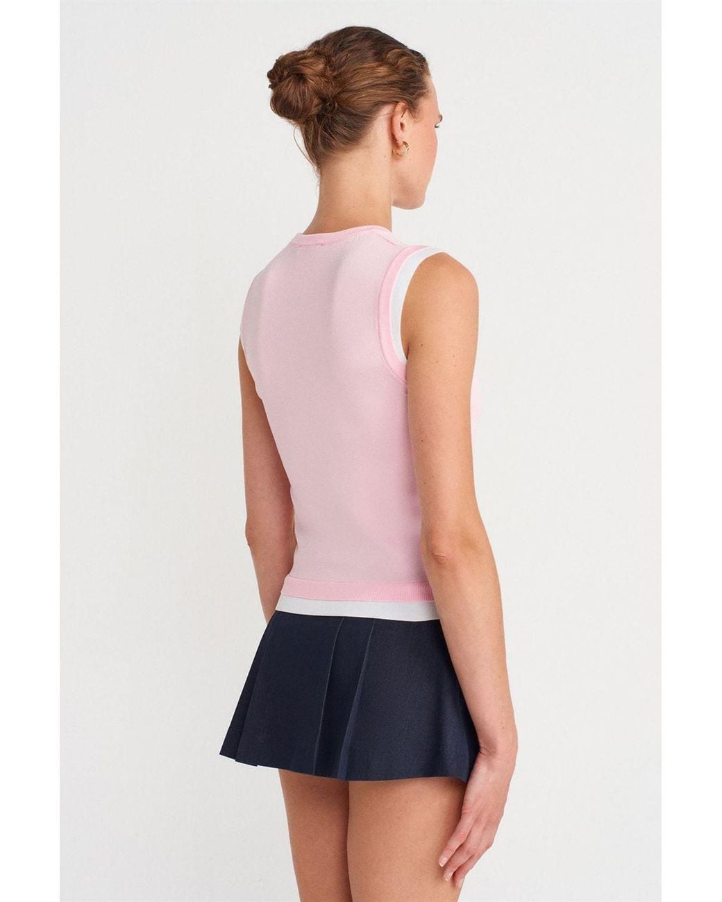 Dilvin White Sleeveless Ribbed Knit Shell Top