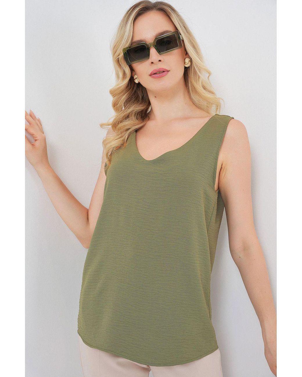 Bigdart Green V-Neck Pull-On Blouse