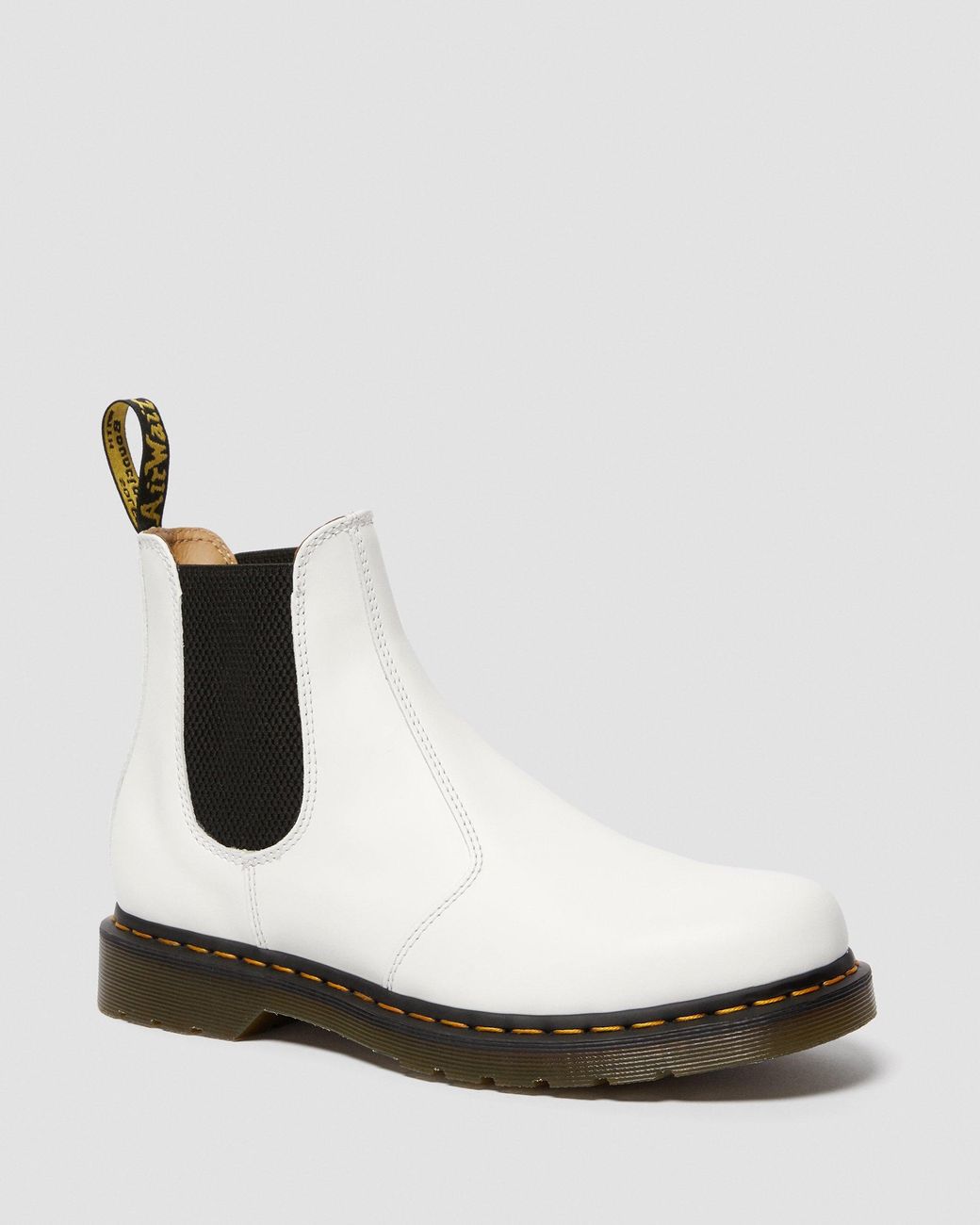2976 smooth leather platform chelsea boots white