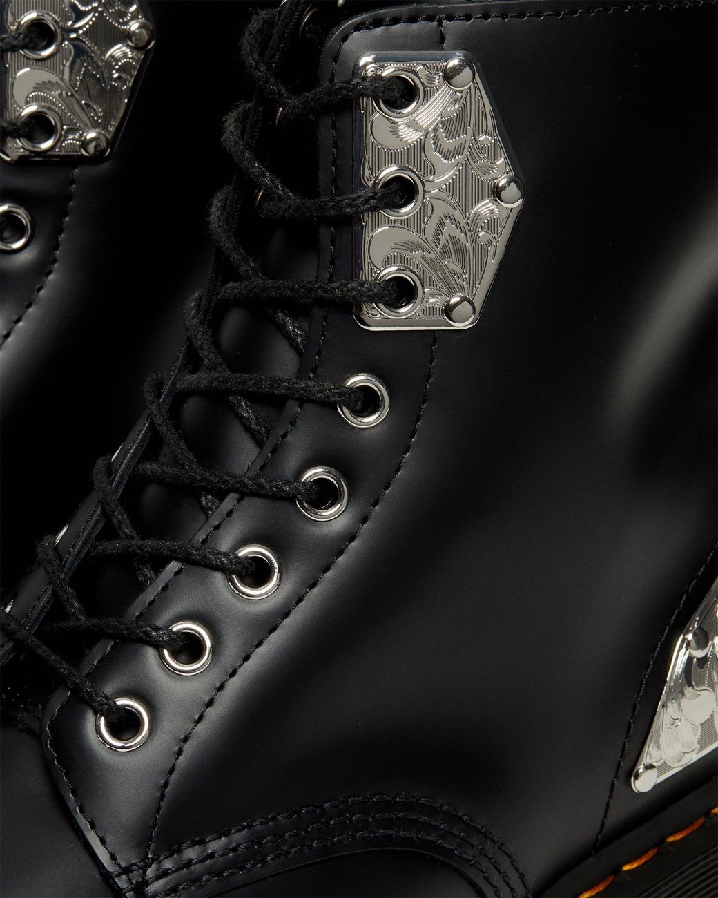 1460 king nerd smooth leather hardware boots