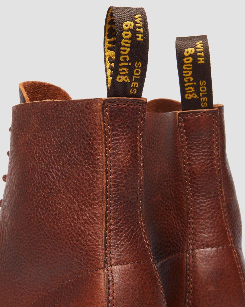 Botas 1460 pascal de piel ambassador Dr. Martens de hombre de color Brown