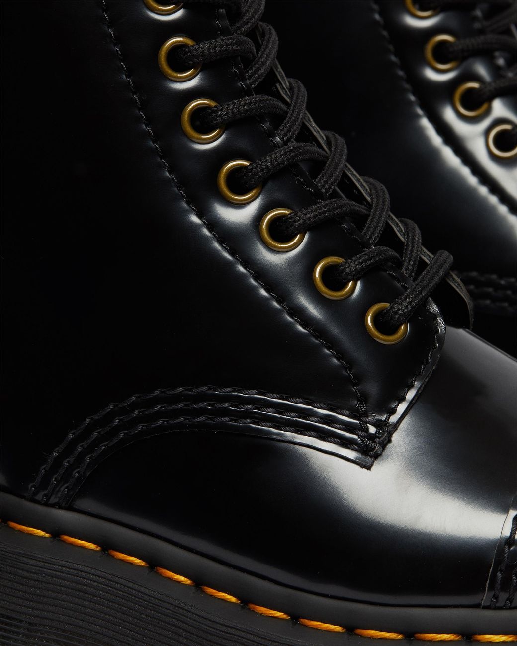 Dr. Martens Sinclair in het Black