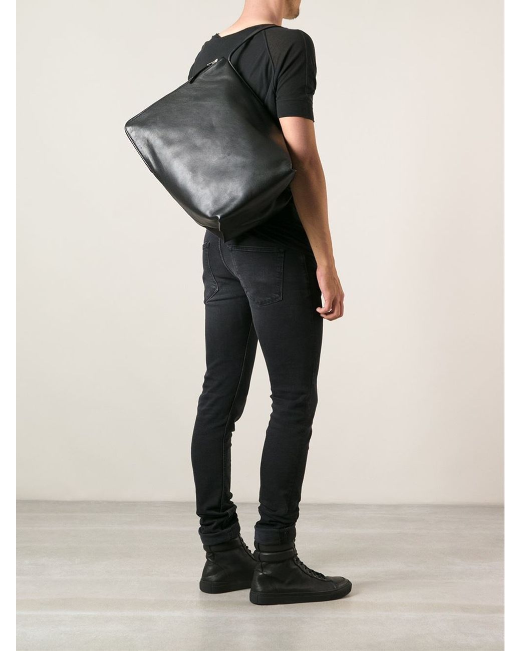 MCM Women's Beige Logo Leather Single Strap Crossbody Handbag Purse –  Priordei l'oli de catalunya