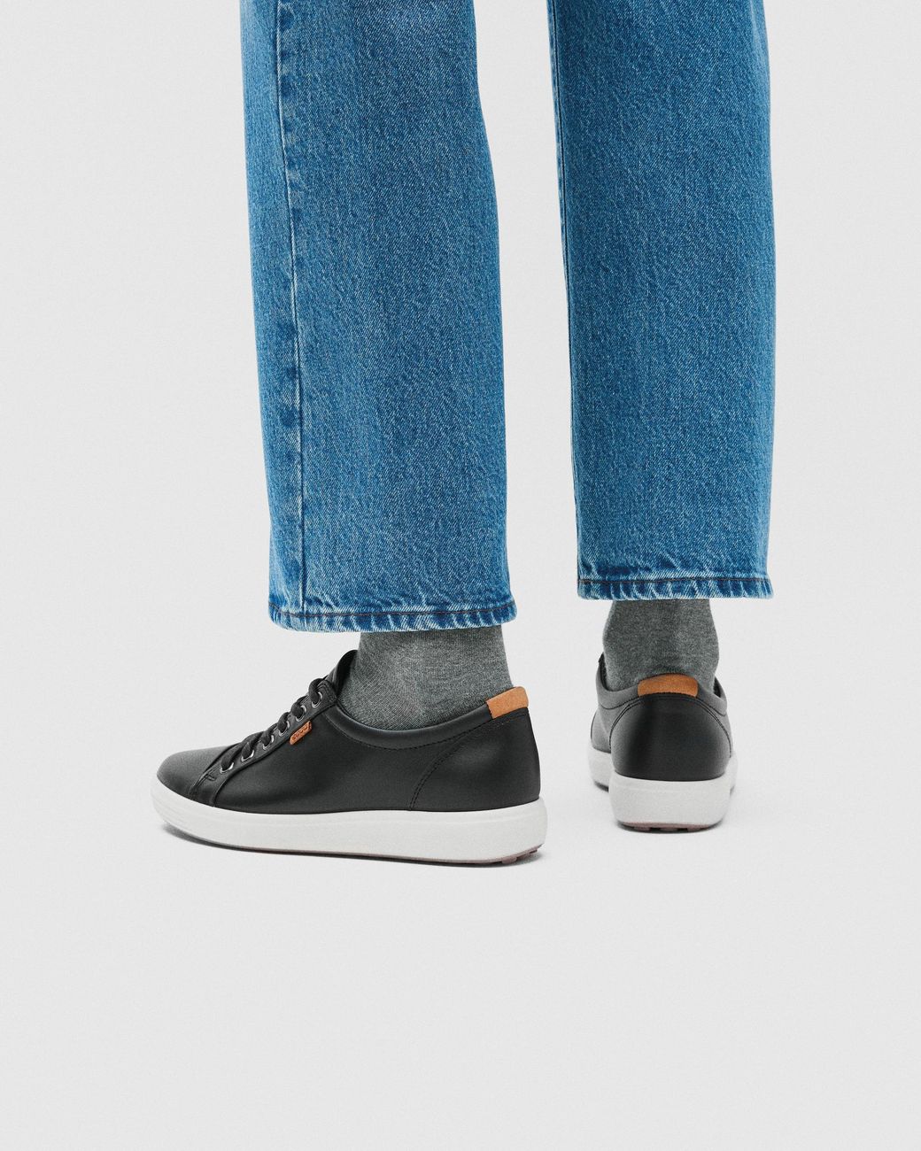 Ecco Black Soft 7 Sneaker for men