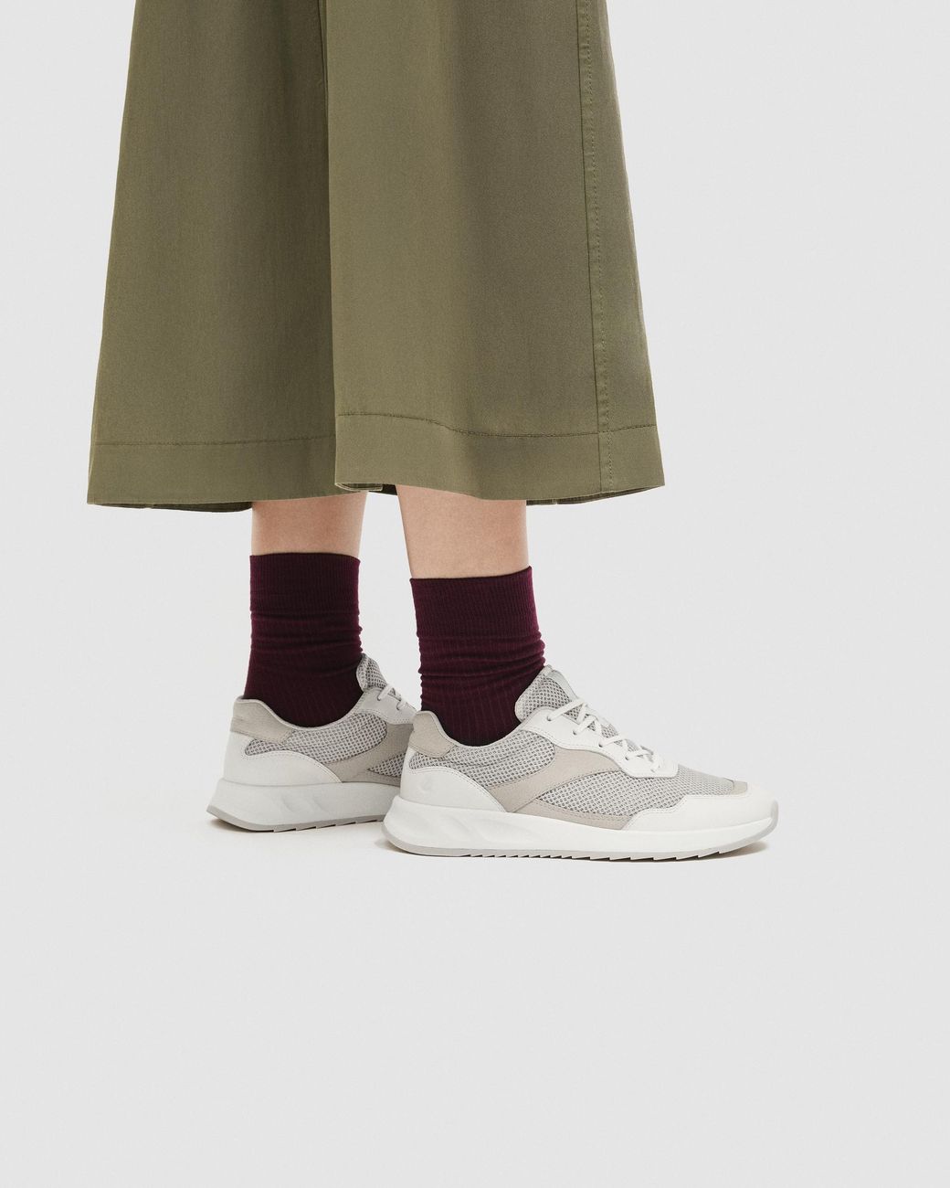Ecco White Otm