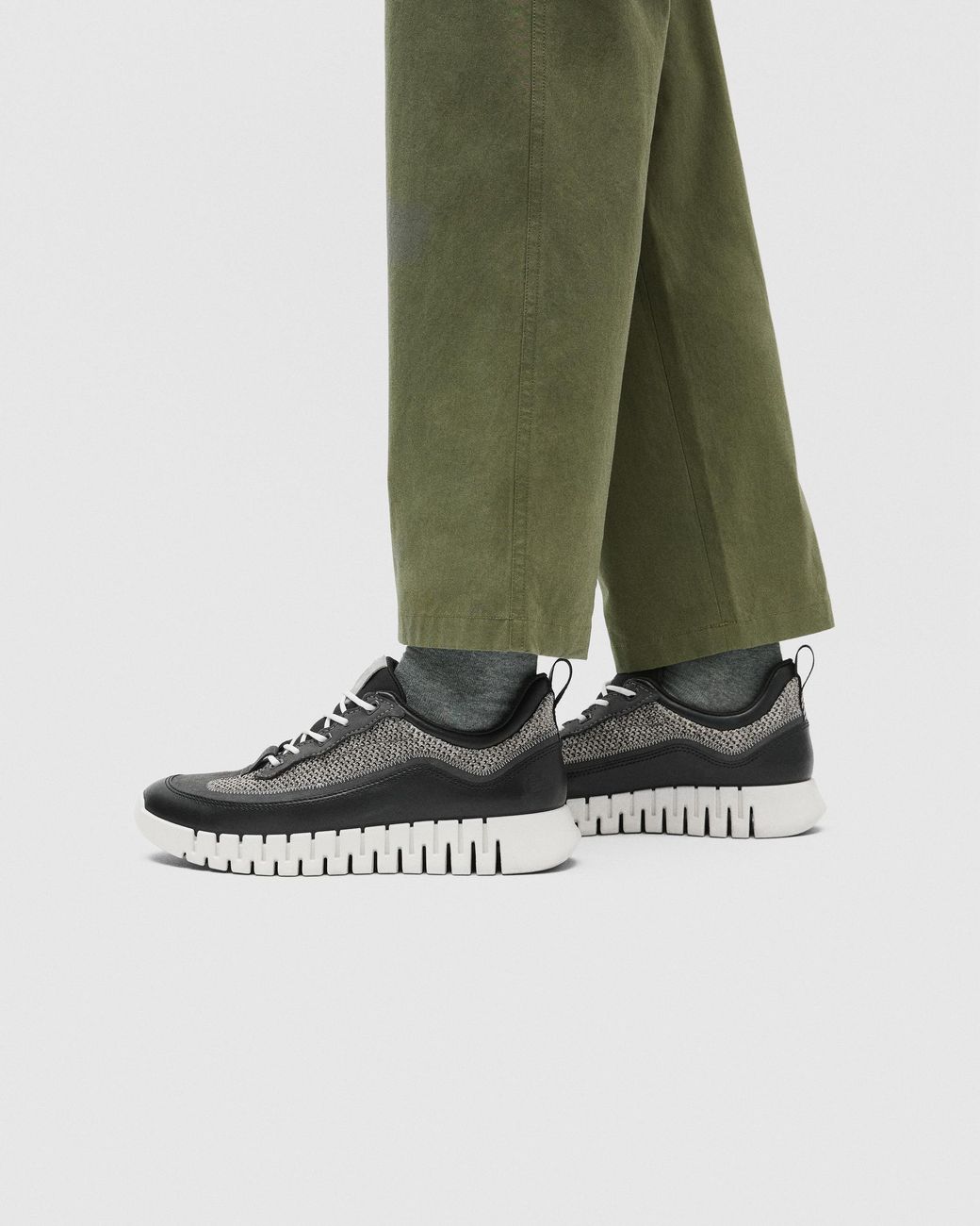 Ecco White Gruuv for men