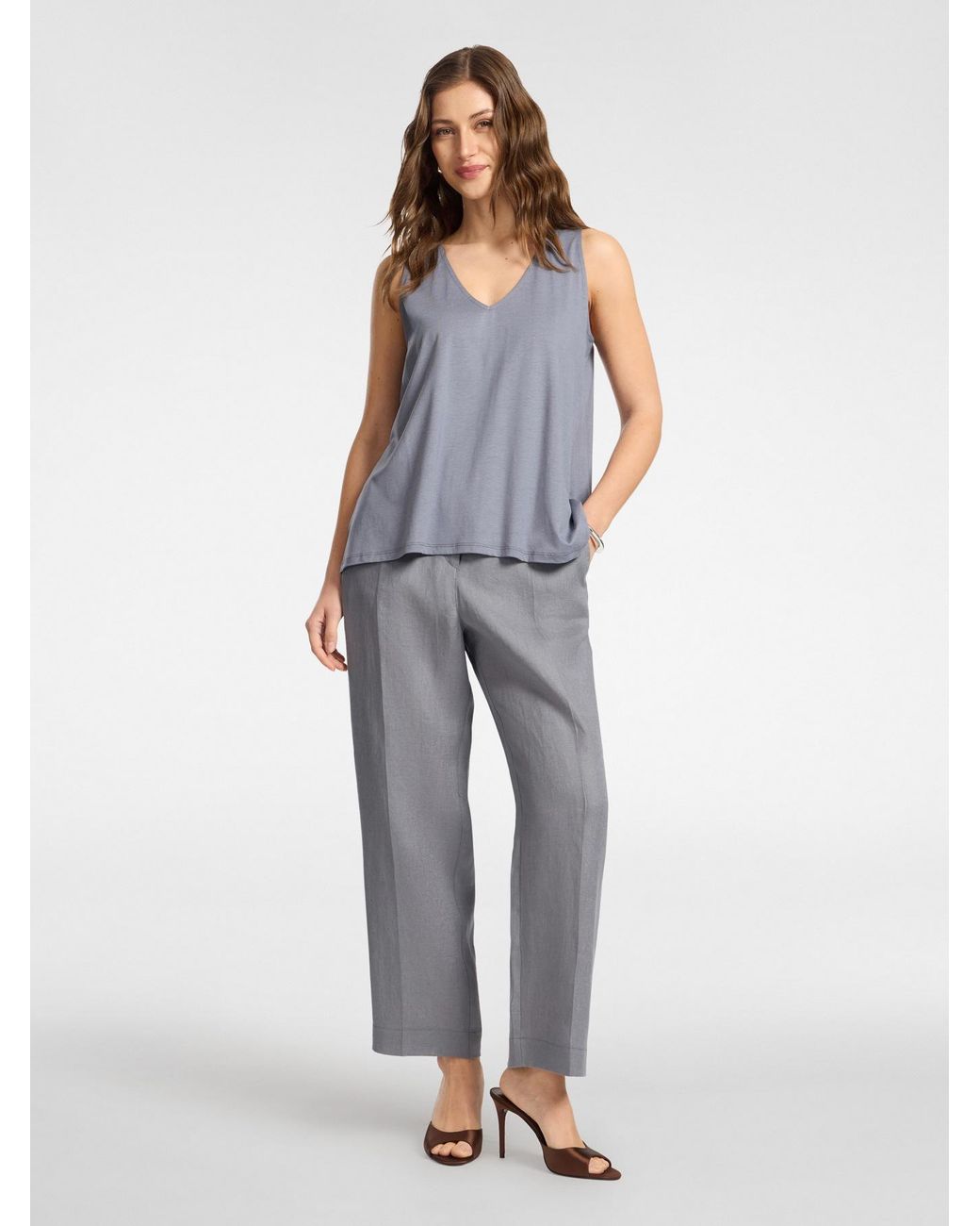 Top misto lyocell con scollo a V di Elena Miro in Gray