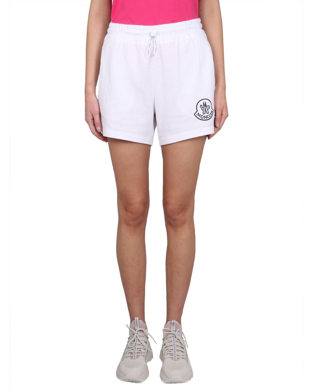 SHORT IN COTONE CON PATCH LOGO di Moncler in White