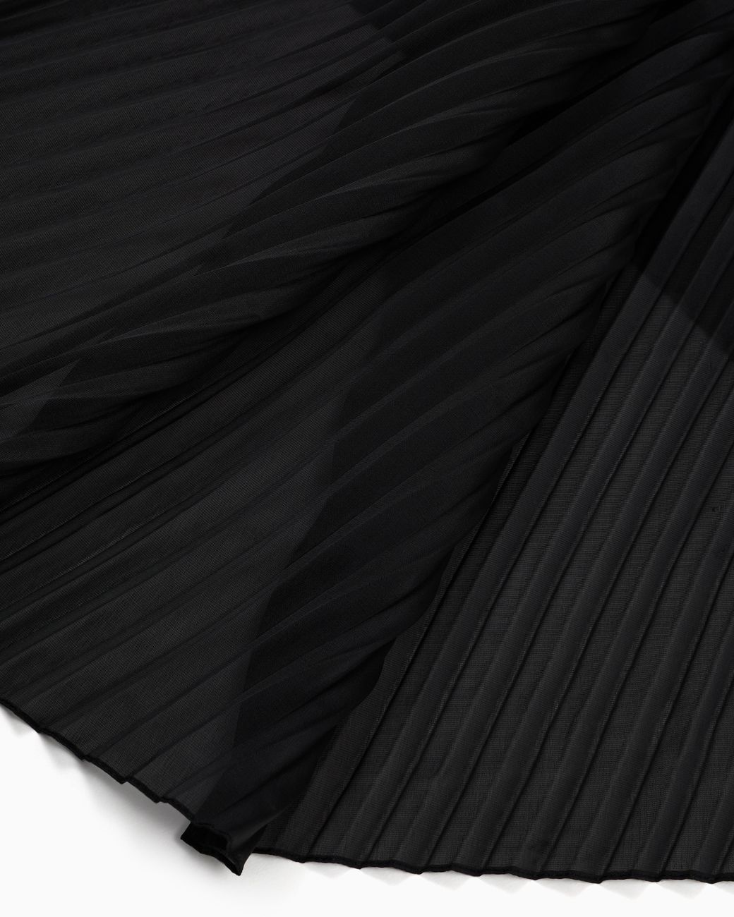 Emporio Armani Black Elegant Pleated Stole Essential