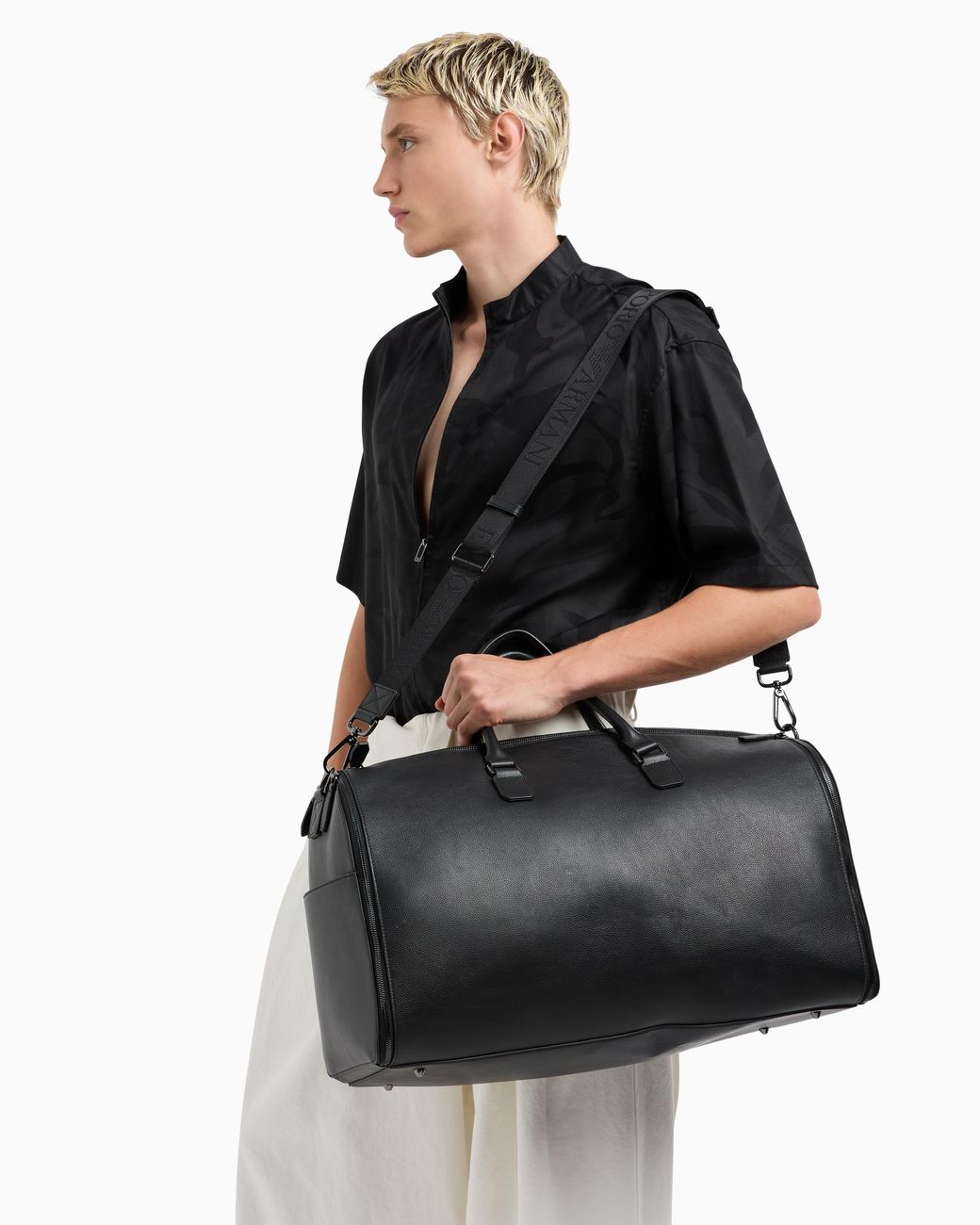 Borsone Porta Abiti di Emporio Armani in Black da Uomo