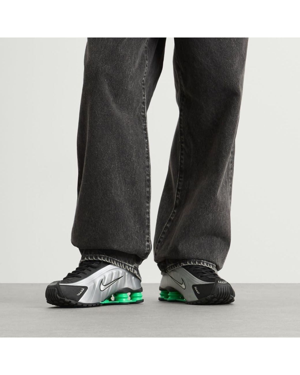 Nike White Shox R4 Sneaker for men