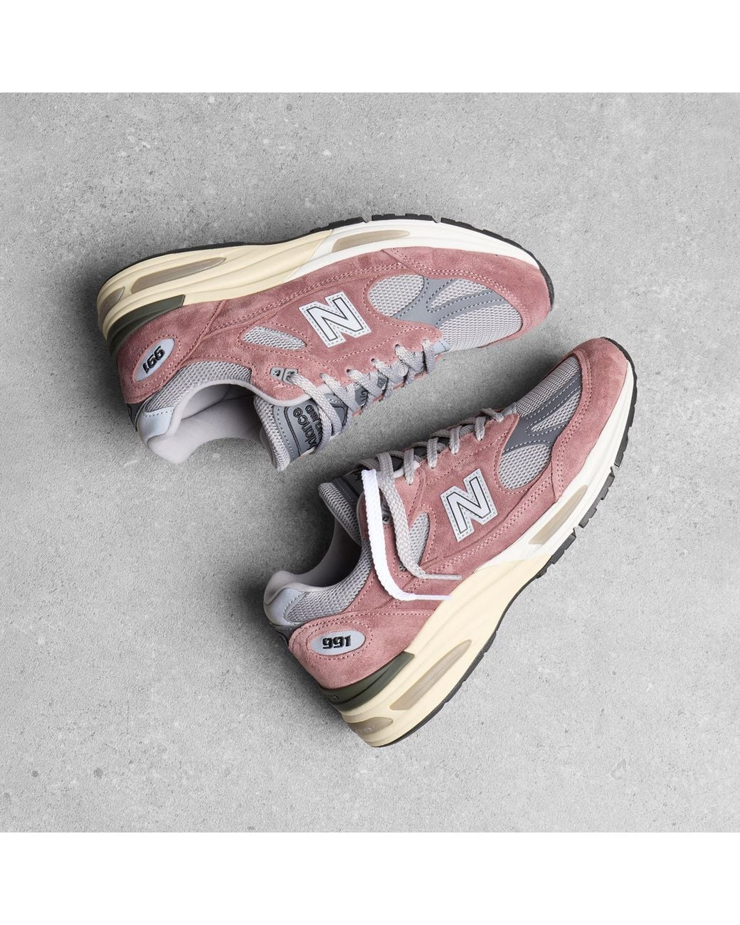 New Balance Multicolor 991V2 Sneaker