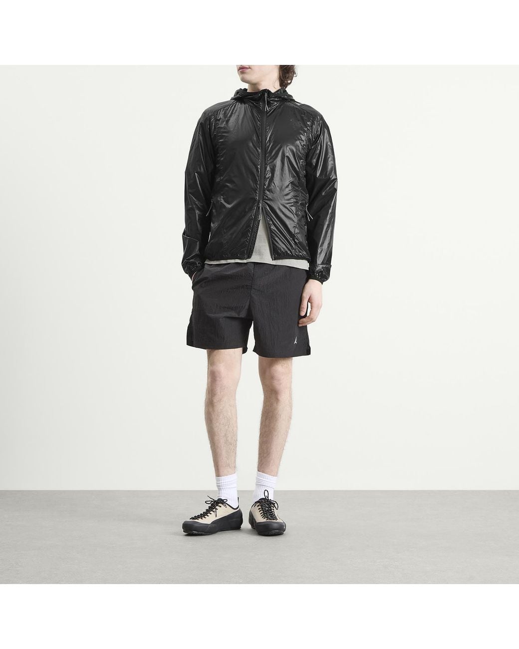 Roa Black Hue Packable Wind Jacket for men