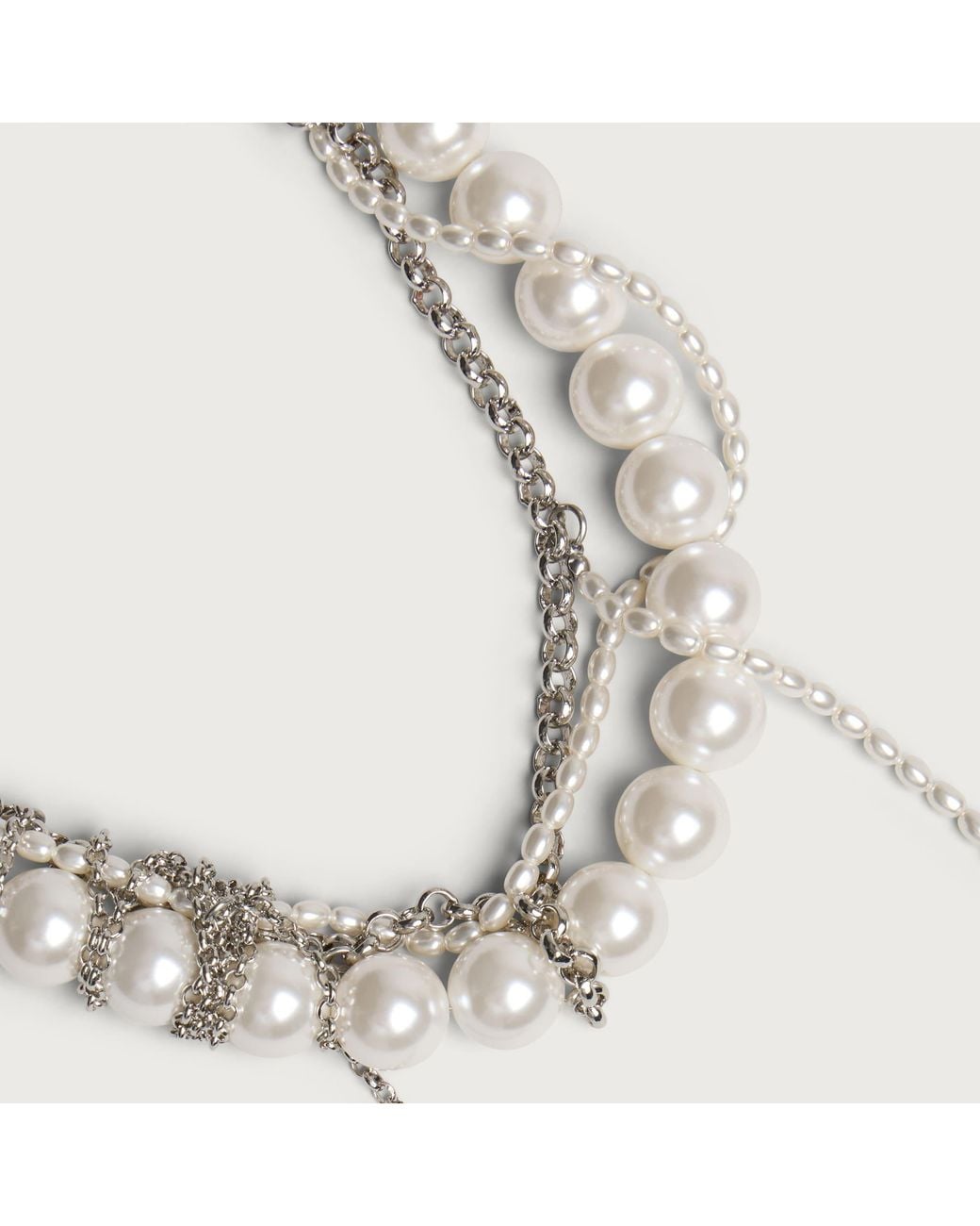 Justine Clenquet White Nicole Choker