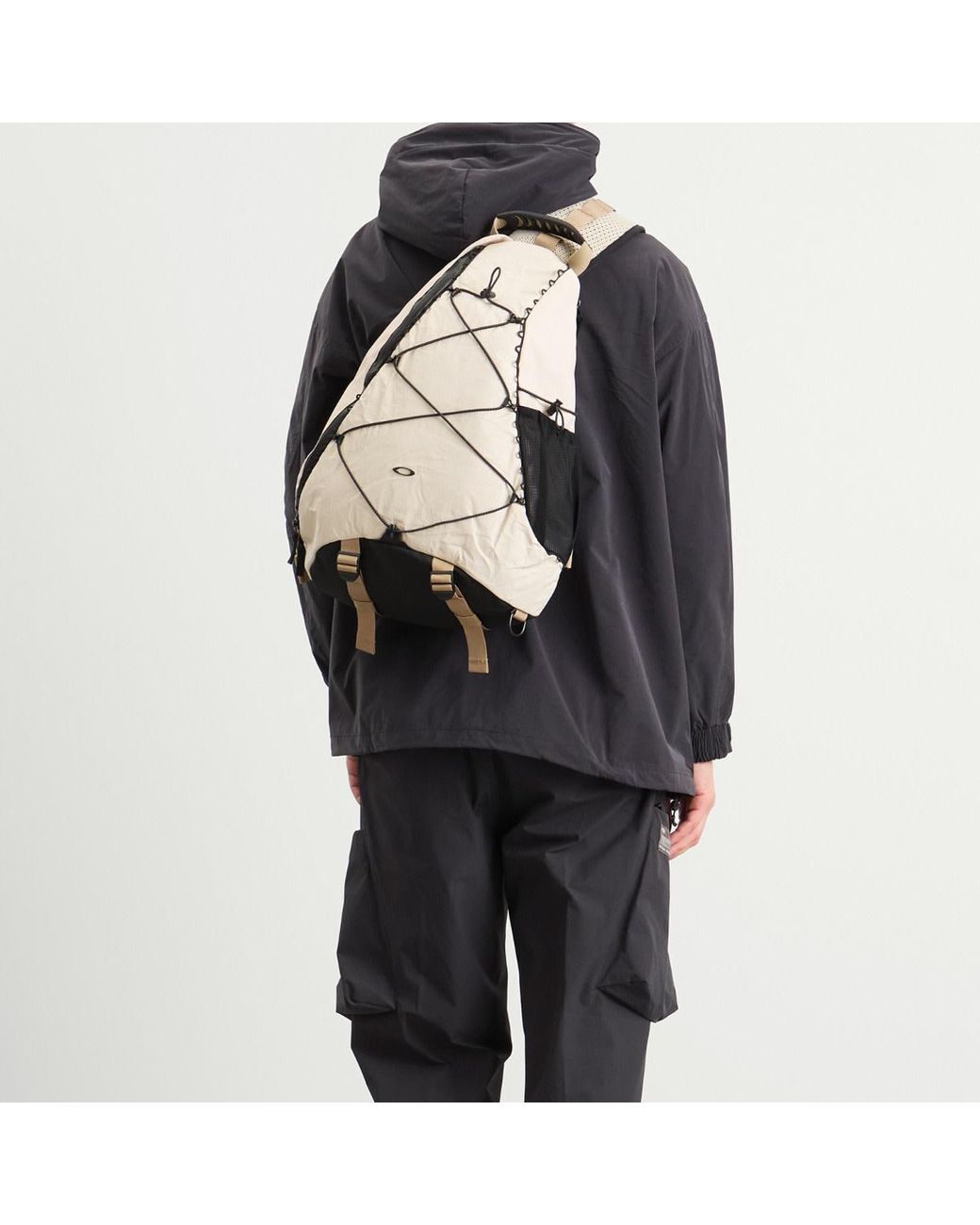 Oakley Latitude Sling Pack in Natural | Lyst