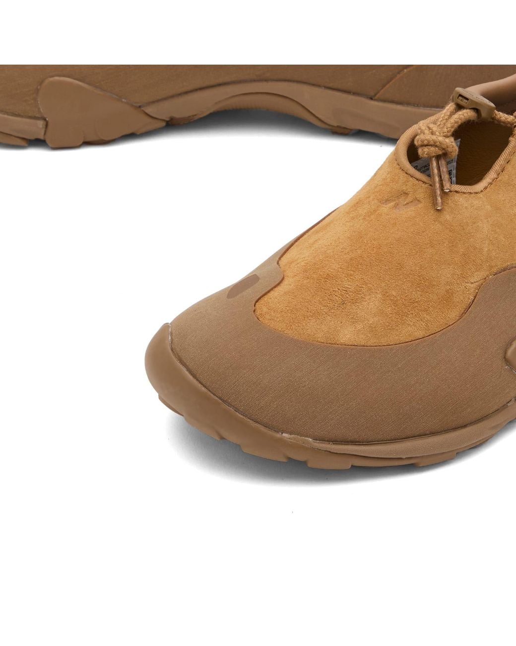 New Balance Brown Mt10 Sneaker