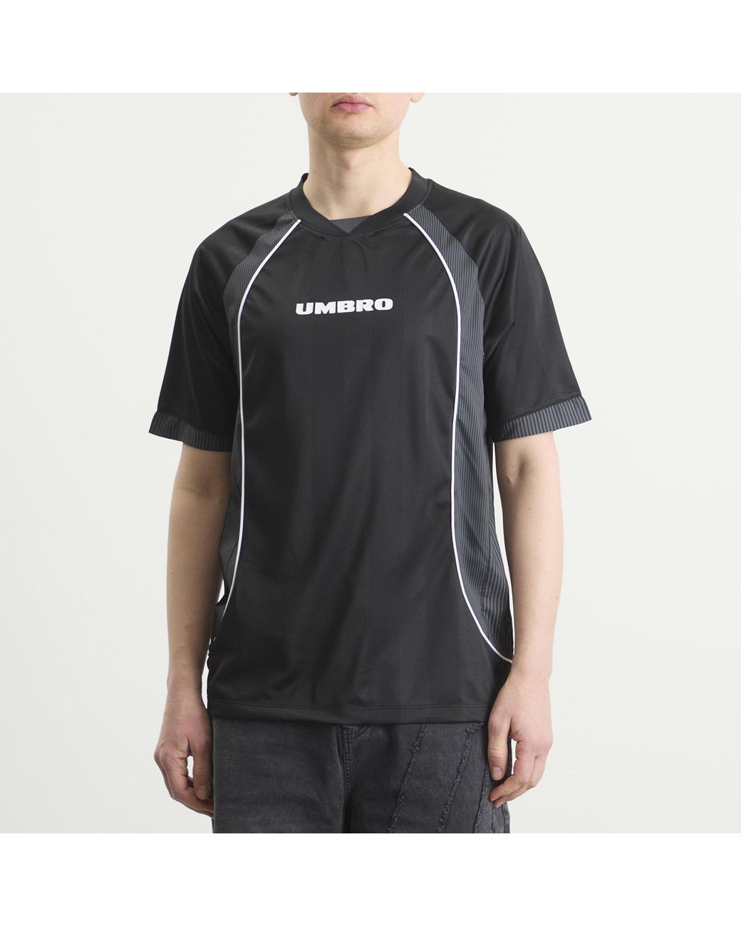Umbro Black Panelled Raglan Shirt for men