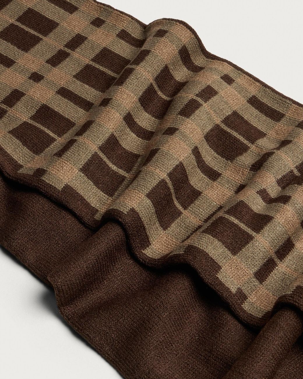 Umbro Natural Check Pattern Knitted Scarf for men