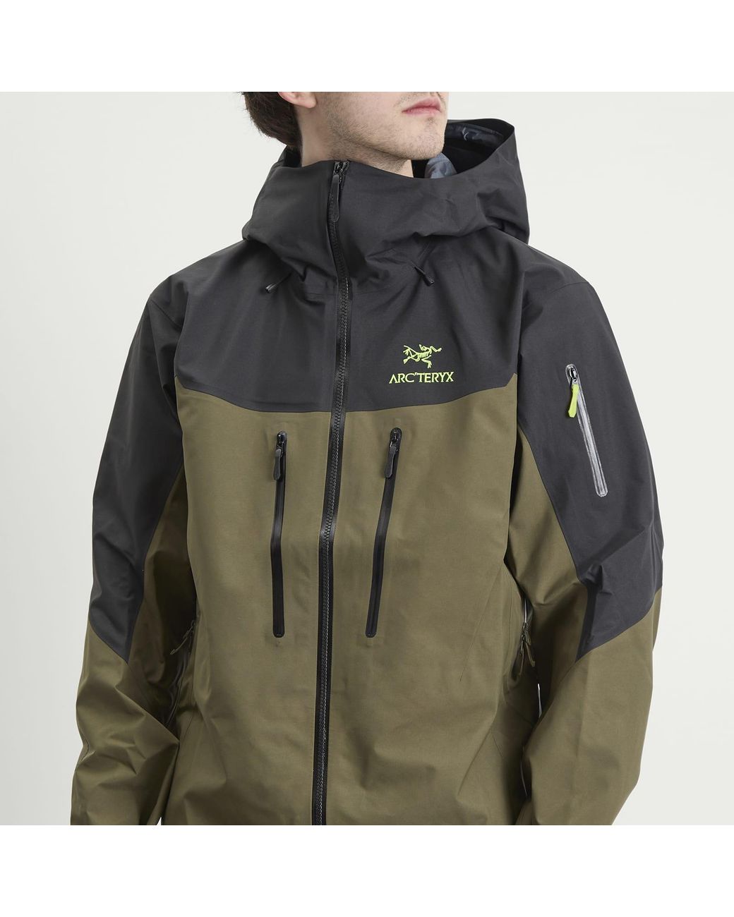 Arc'teryx Green Alpha Sv Gore-Tex Jacket for men