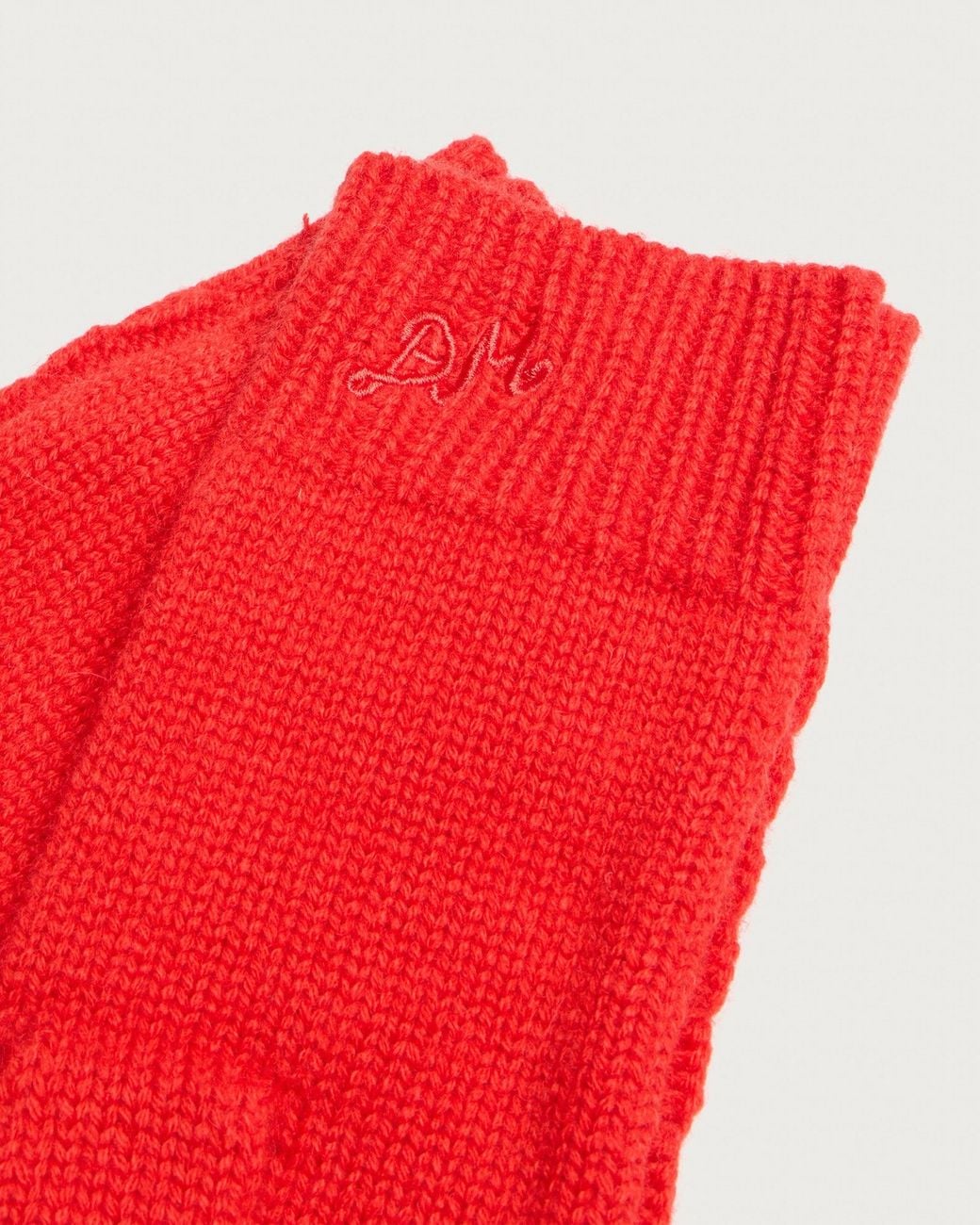 Knited Rope End Damson Madder Cable Knit Mittens in Red | Lyst
