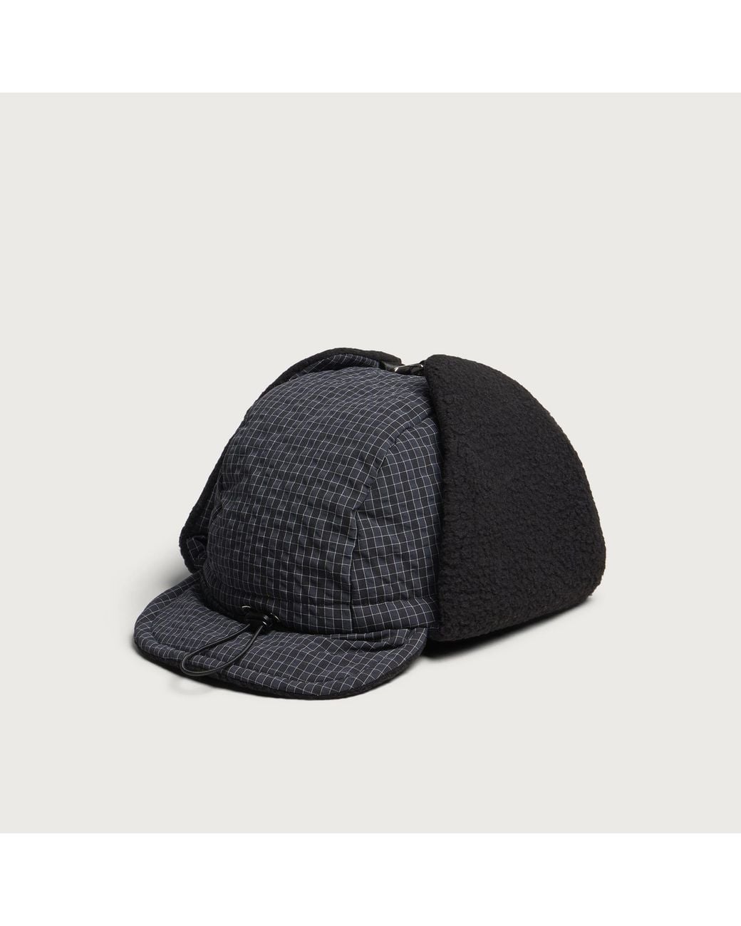Arc Black Momentary Hat