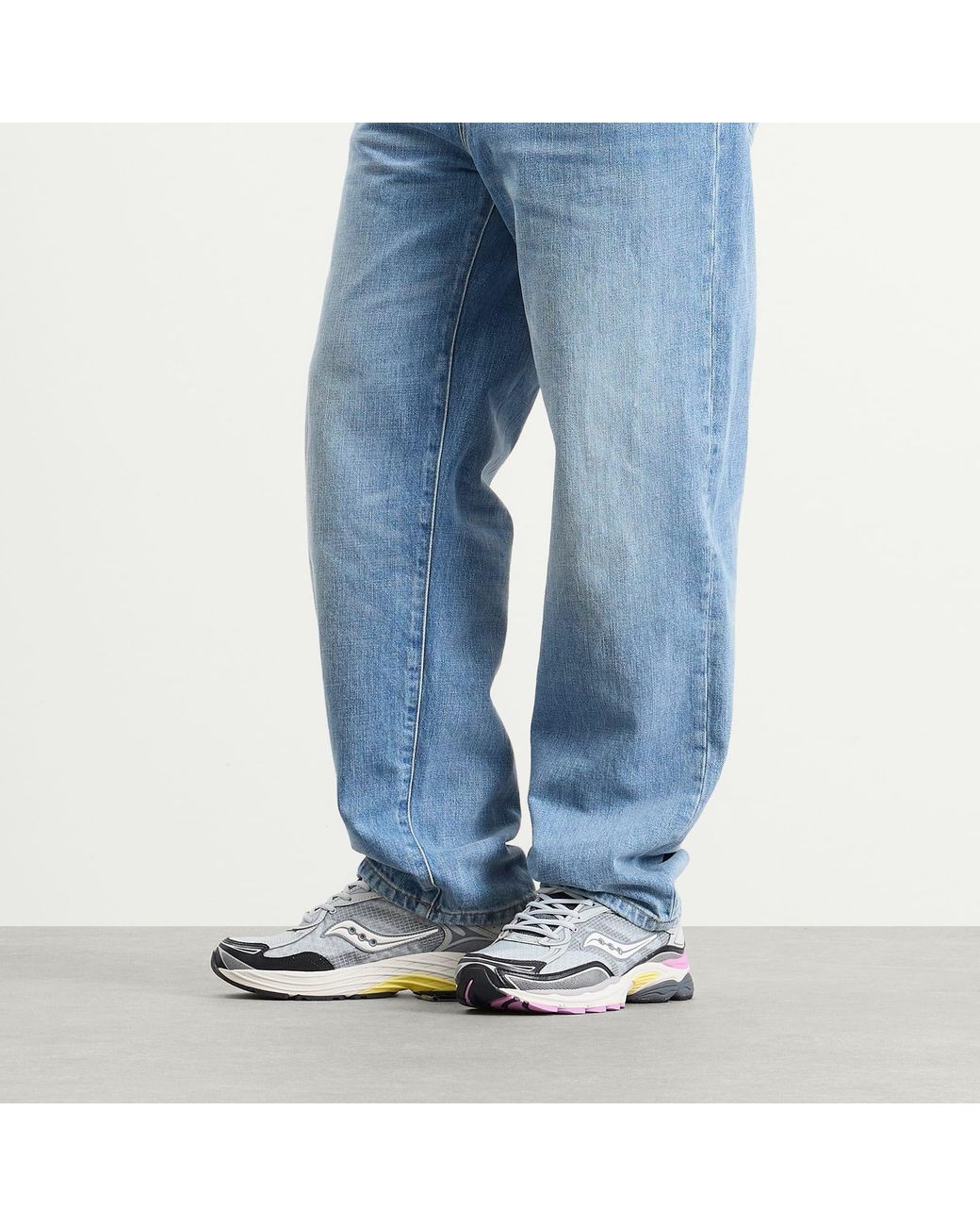 Saucony White Progrid Omni 9 Sneaker for men