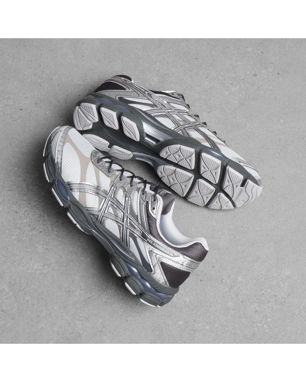 Asics Gray Gel-Cumulus 16 Sneaker