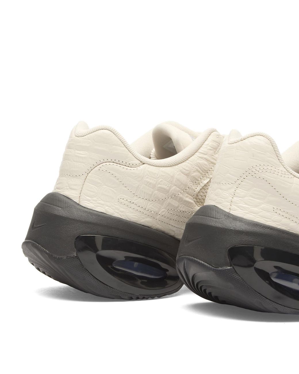 Nike White Air Max Muse Se Sneaker