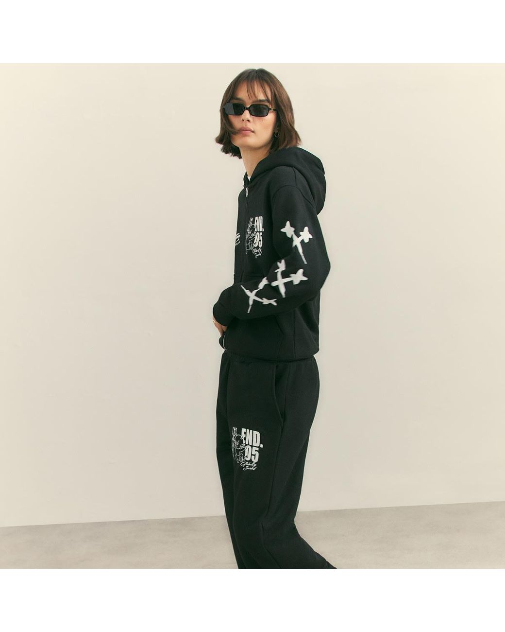 END. Black Devils Darts Team Zip-Hoodie