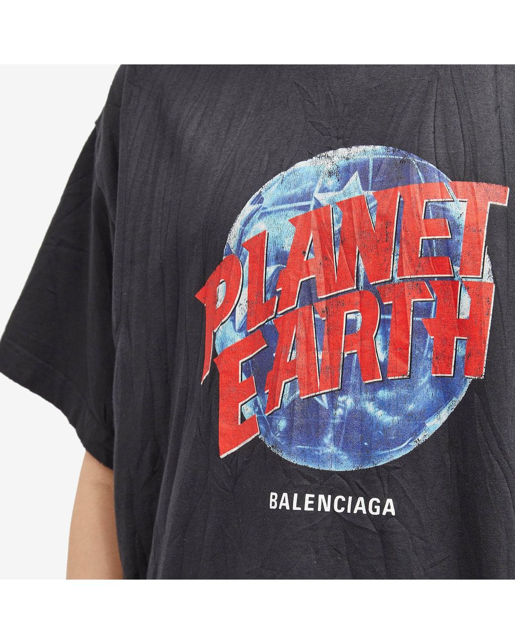 【BALENCIAGA】PLANET EARTH Tシャツ オーバーサイズ ロゴ Balenciaga Planet Earth T-Shirt Oversized | Saks Fifth Avenue