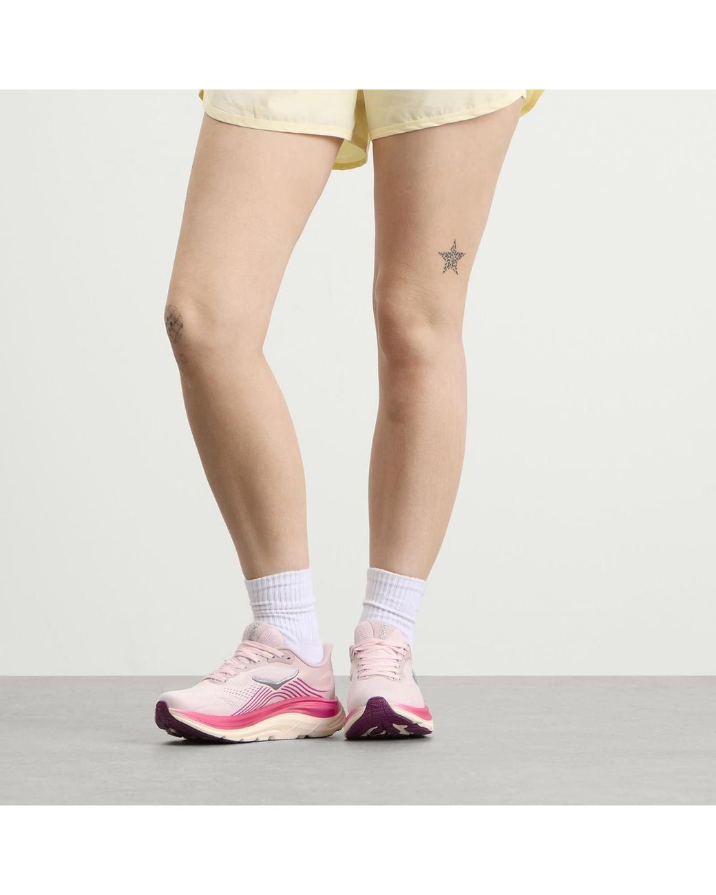 Hoka One One Pink Clifton 11 Sneaker