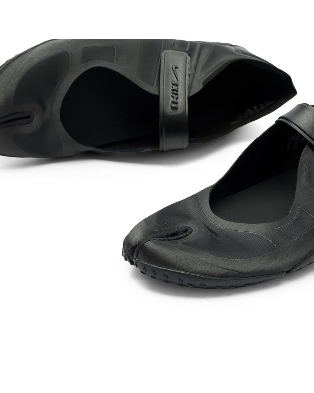 Data Rift Nike X Skims Satin Rift Sneakers in Black | Lyst