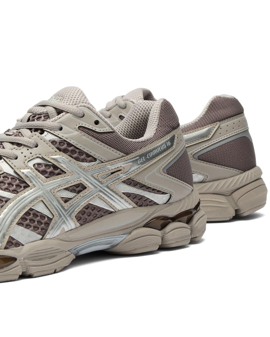 Asics Gel-Cumulus 16 Sneakers in Gray | Lyst
