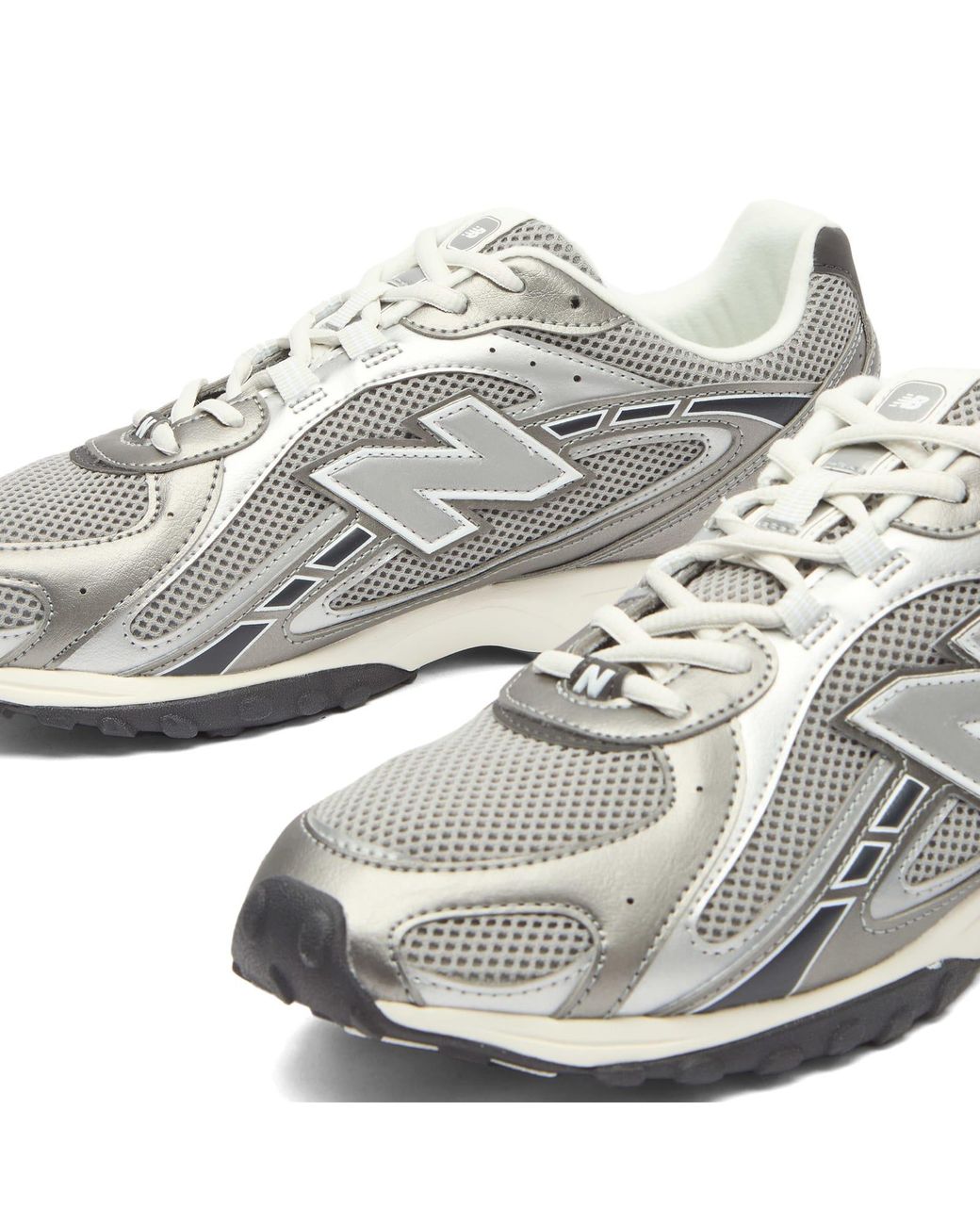 New Balance White 204L Sneaker