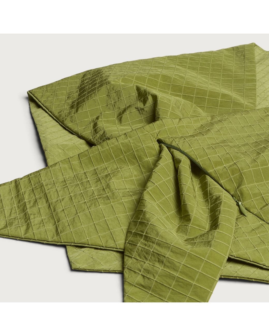 Arc Green Twisting Scarf