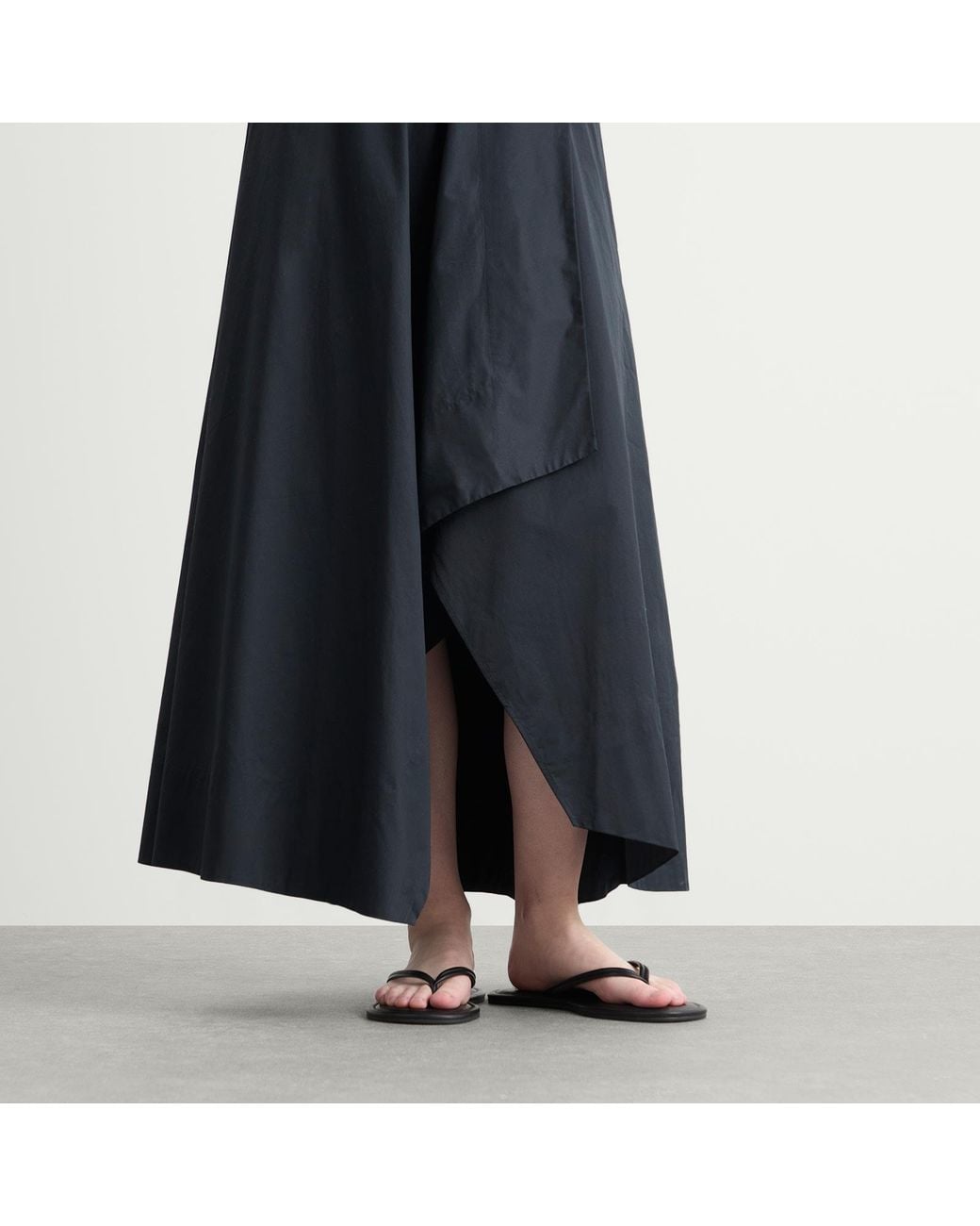 St. Agni Black Thong Detail Slide
