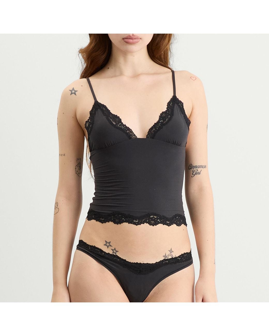 Skims Black Fits Everybody Lace Dip Thong